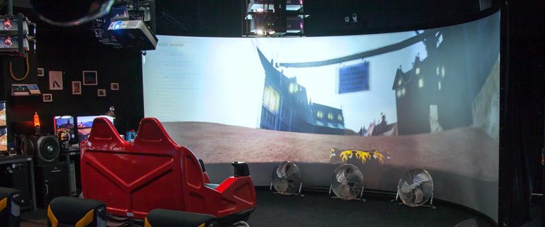 4D赛车游戏原型 · Prototype of a 4D Car Racing Game (2013)